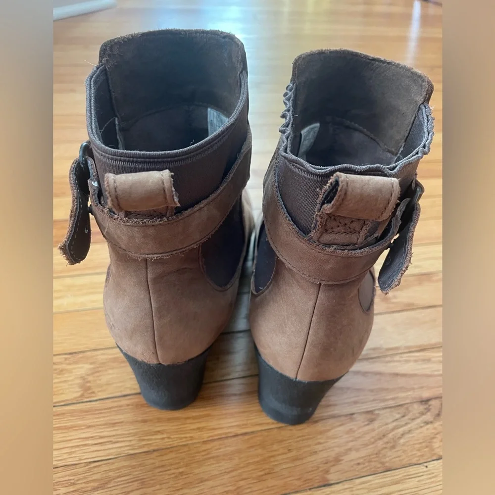 UGG wedge bootie - Picture 3 of 8